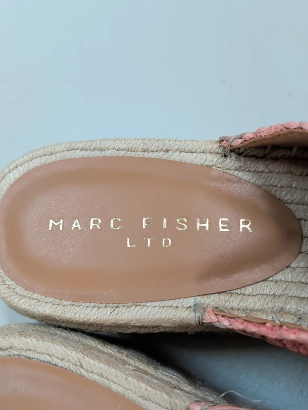 Marc Fisher, Zakki, Medium Pink / Salmon Woven Platform Wedges. Sz 9.5